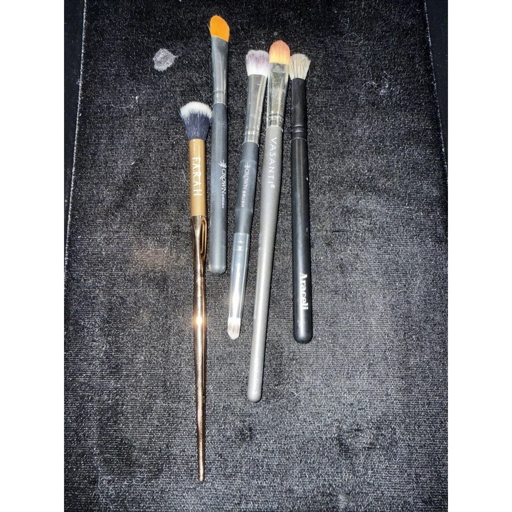 MAKE-UP Brushes Mixed Lot Of 5. Araceli Crown Vasanti Farah‎  5266